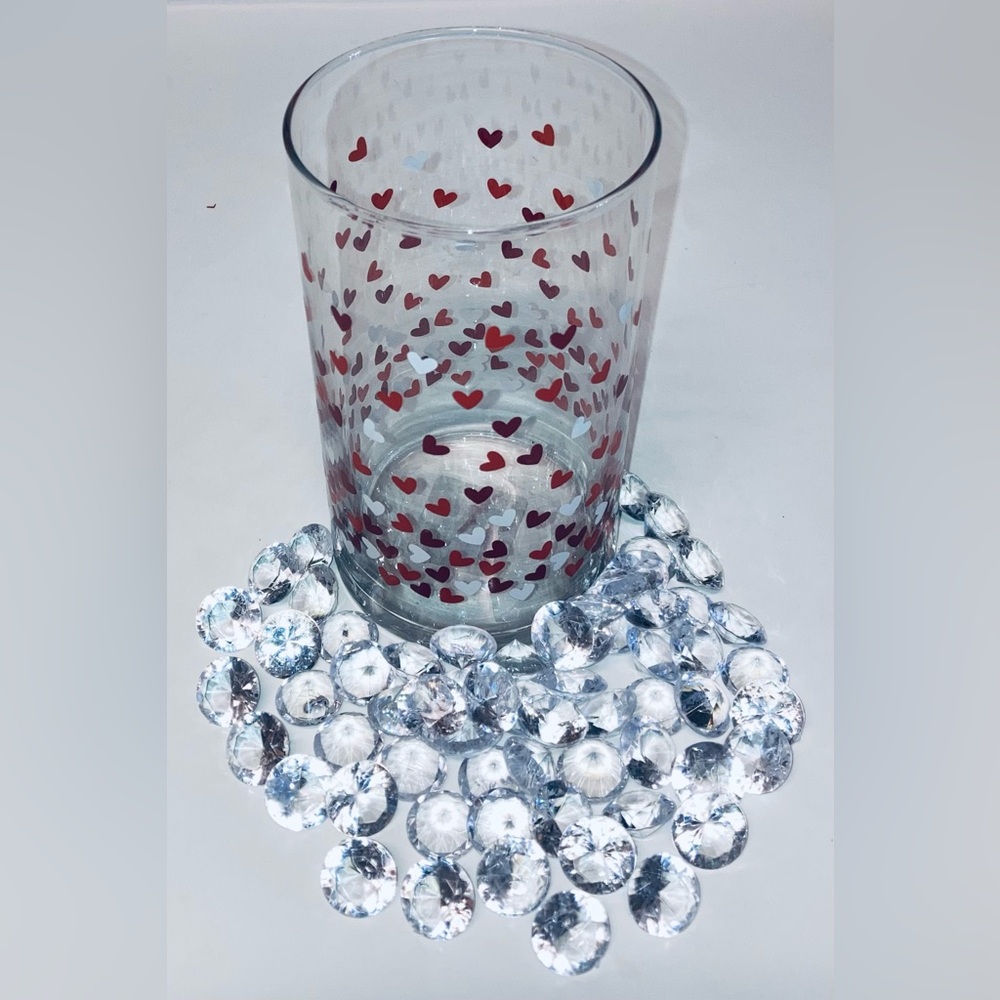 Valentine Hearts Glass Vase & Diamond Scatter. - Picture 2 of 4